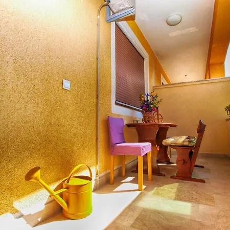 Snezana 1200 Apartmán *
